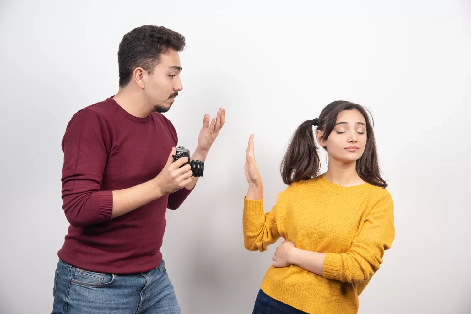 7 Frasa yang Dipakai Orang Cerdas untuk Bilang ke Orang Lain Agar Berhenti Ikut Campur