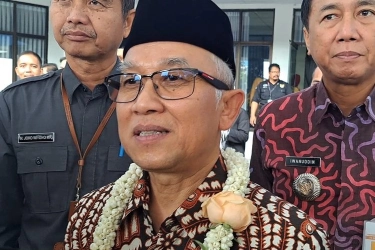 Dedi Mulyadi Bikin Kebijakan Masuk Sekolah Jam 6 Pagi, Wamen: Sholat Istikharah Dulu