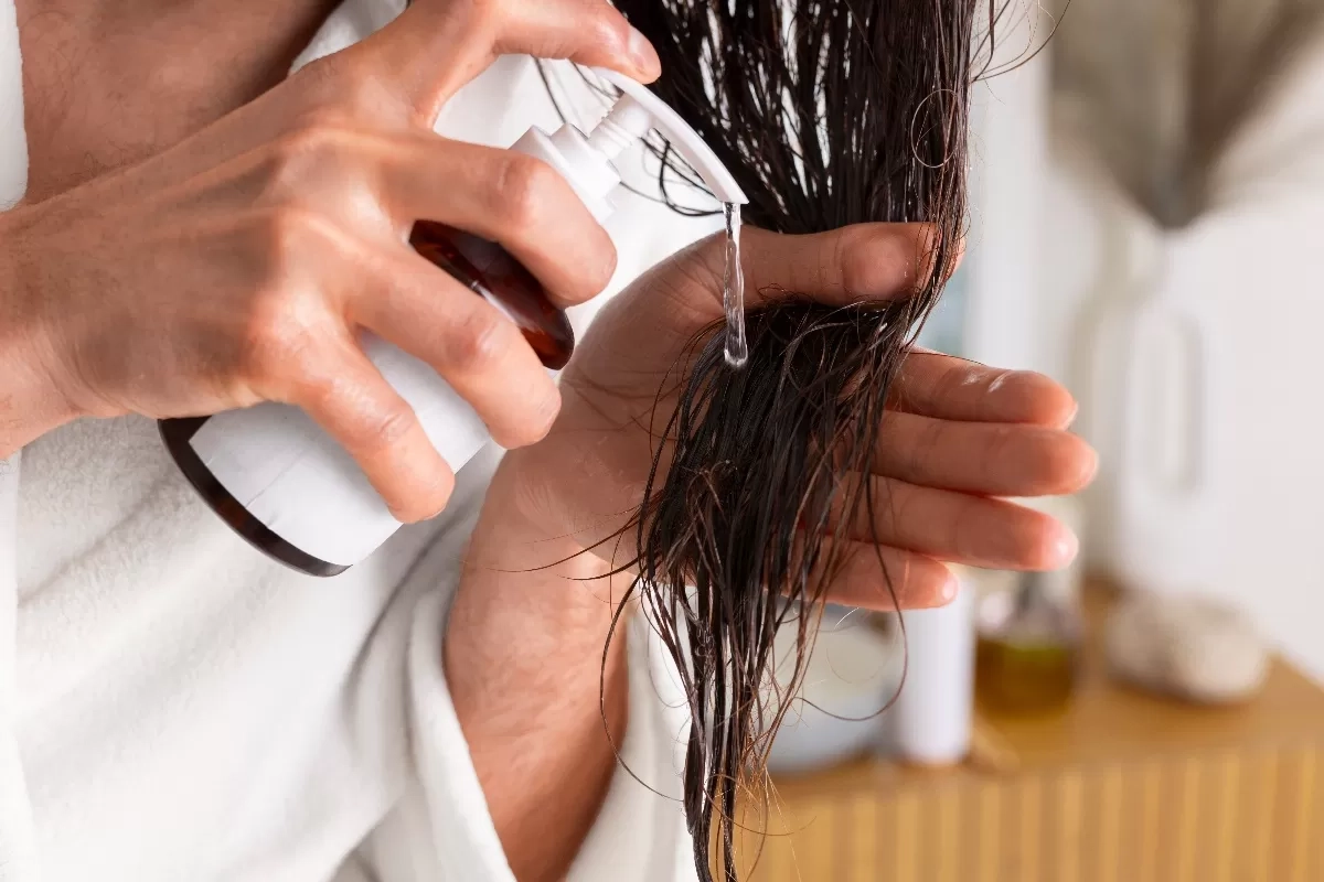 8 Tips Melakukan Perawatan Rambut Rusak Akibat Styling