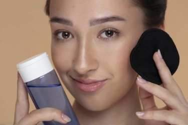 Bingung Pilih Makeup Remover? Ini Dia 7 Jenis yang Perlu Kamu Tahu!