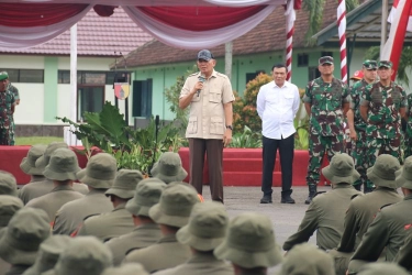 Kenapa 30 Ribu Sarjana Calon Manajer Dapur MBG Digembleng Militer?