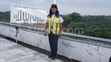 Bungkam Dicecar Wartawan, Wamen PU Nebeng Daihatsu Terios saat Penuhi Panggilan Kejagung