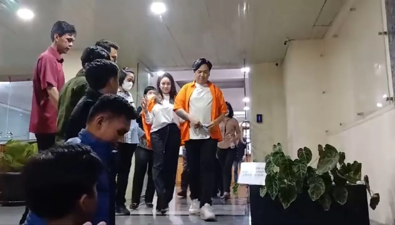 Berkas Perkara Lengkap, Nikita Mirzani dan Asistennya Dilimpahkan kepada Kejari Jaksel