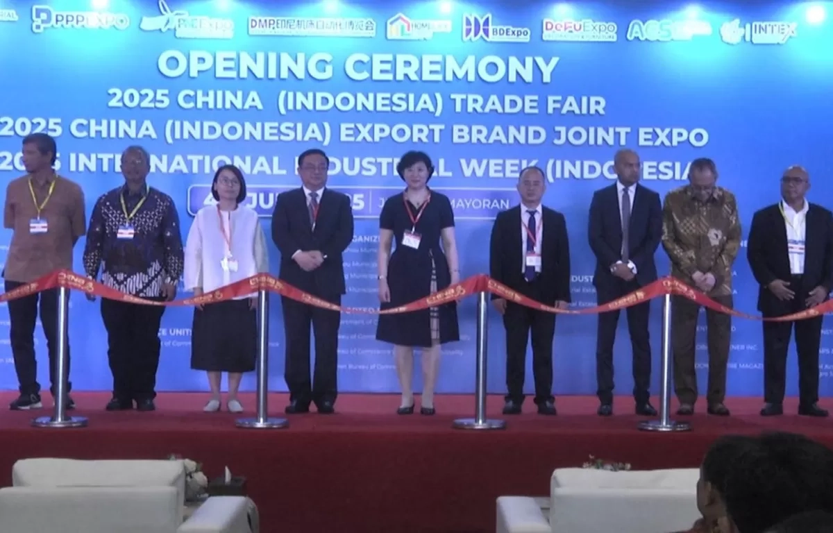 Pameran Hibrida Pertama yang Didukung Teknologi AI, IIW Indonesia 2025 di Jiexpo Kemayoran Resmi Dibuka