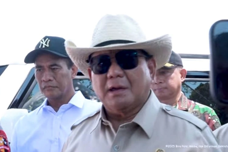 Prabowo Lepas Ekspor Perdana 1.200 Ton Jagung ke Malaysia