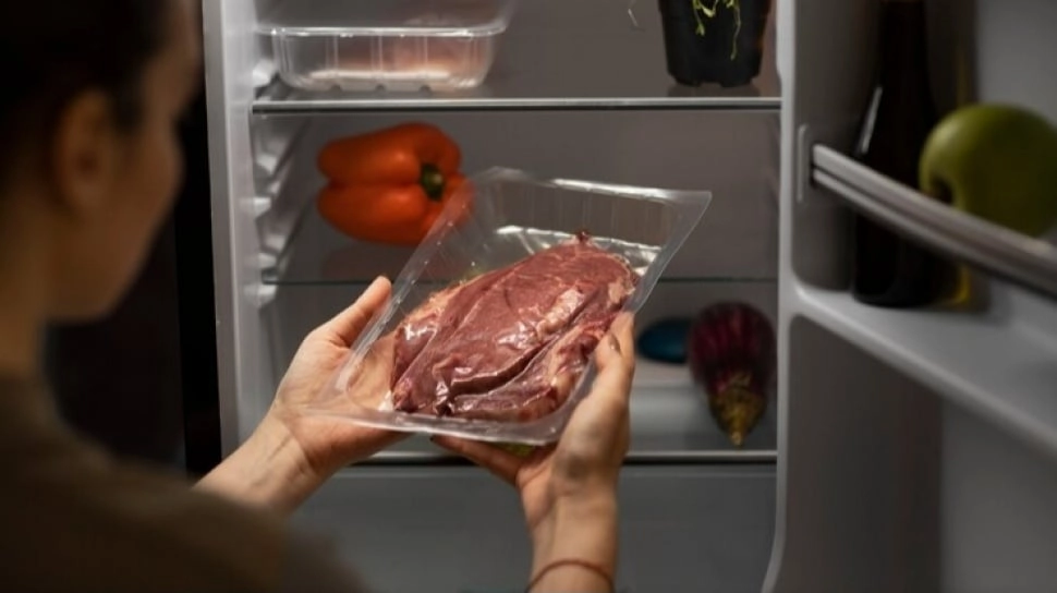 8 Cara Menyimpan Daging Kurban agar Awet Tahan Lama, Jangan Dicuci!