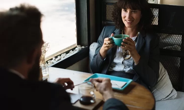 9 Ciri Kepribadian Orang yang Suka Minum Kopi Hitam Tanpa Gula, Apakah Anda Termasuk?