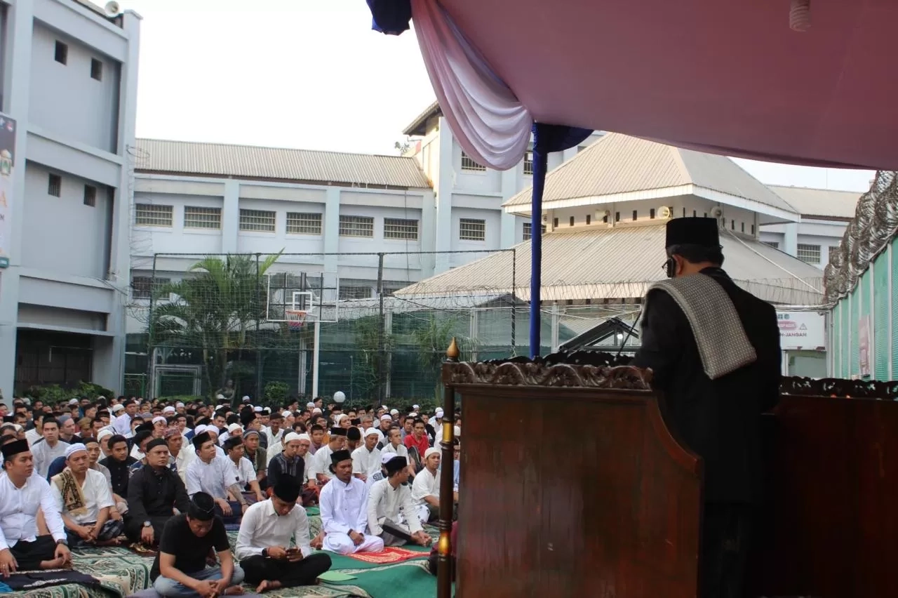 Khidmatnya Idul Adha di Balik Jeruji: Ratusan Narapidana Membaur Dengan Petugas Tunaikan Salat Idul Adha