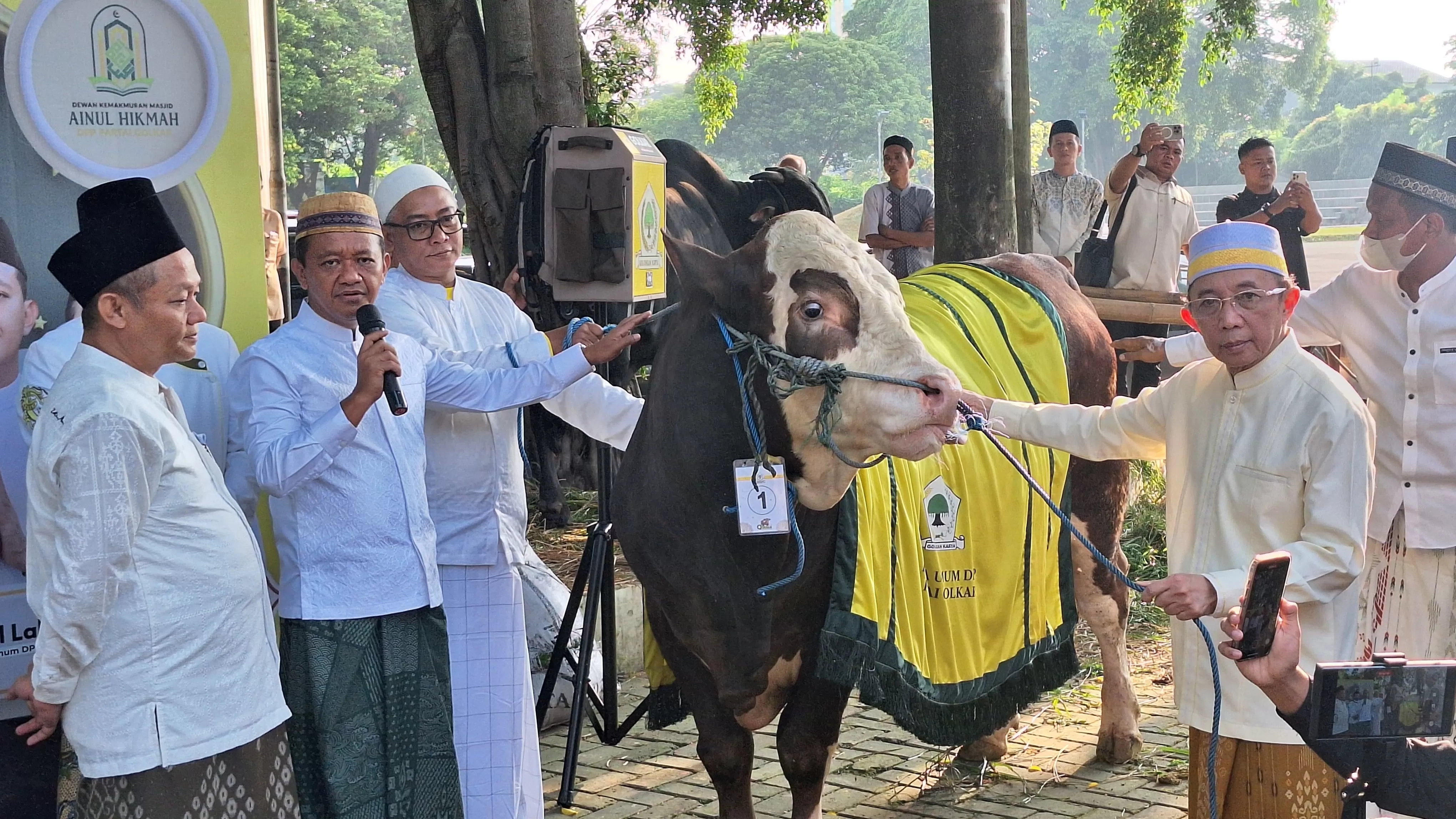 Momen Berkurban Idul Adha, Bahlil Ingatkan Kader Golkar Mewakafkan Diri Untuk Bangsa dan Negara