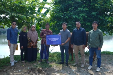 Idul Adha 1446 H, Peruri Salurkan Hewan Kurban untuk Masyarakat Karawang