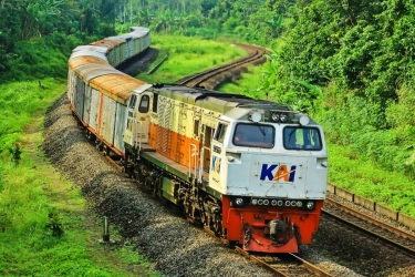 KAI Catat Lonjakan Angkutan Pupuk 94 Persen hingga Mei 2025