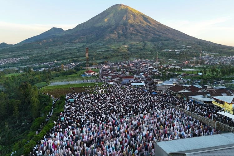Lapangan Garung Wonosobo Overcapacity Saat Idul Adha, Sudah Penuh Sejak Shalat Subuh