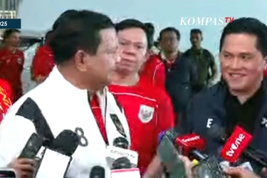 Prabowo Harap Timnas Indonesia Menang dari Jepang, Erick Thohir Nyengir