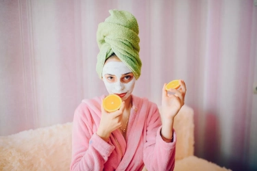 6 Masker Wajah Alami dari Bahan Dapur untuk Kulit Sehat dan Bercahaya Tanpa Resiko Iritasi