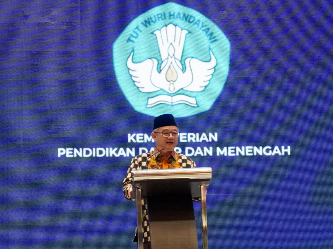 Guru Honorer Terima Bantuan Rp 300 Ribu mulai Bulan Depan