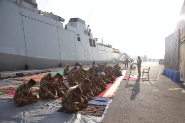 Sedang Bertugas di Lebanon, Satgas MTF TNI Konga XXVIII-P/UNIFIL Khusyuk Melaksanakan Salat Idul Adha dan Ibadah Kurban