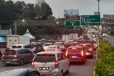 Atasi Biang Macet di Puncak, Pemkab Bogor Akan Lebarkan Jalan dan Tertibkan PKL