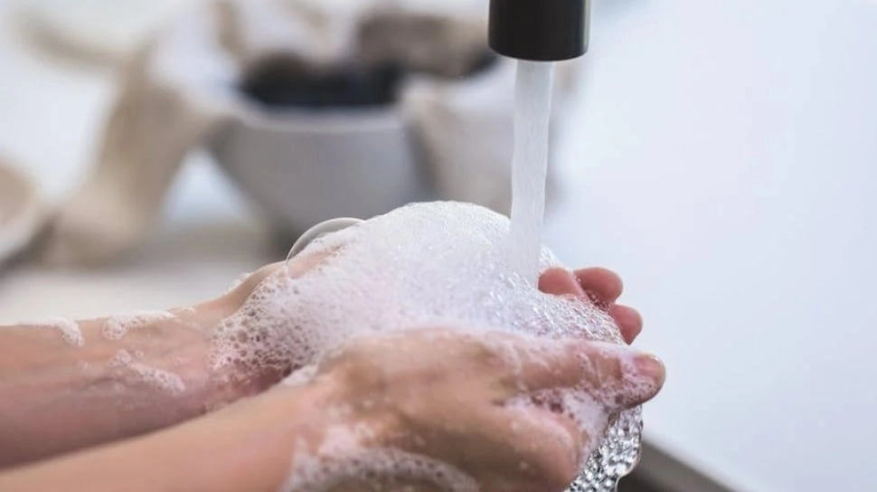 Kulit Sehat Bukan Hanya Soal Skincare: Air yang Kamu Gunakan Bisa Jadi Kuncinya