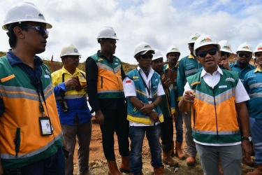 Polemik Tambang Nikel di Raja Ampat: Diprotes Aktivis, Izin Dihentikan Sementara, Nasib Operasi Menanti Evaluasi
