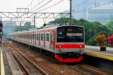 Jadwal KRL Cisauk-Tanah Abang Juni 2025, Termalam Pukul 23.04 WIB