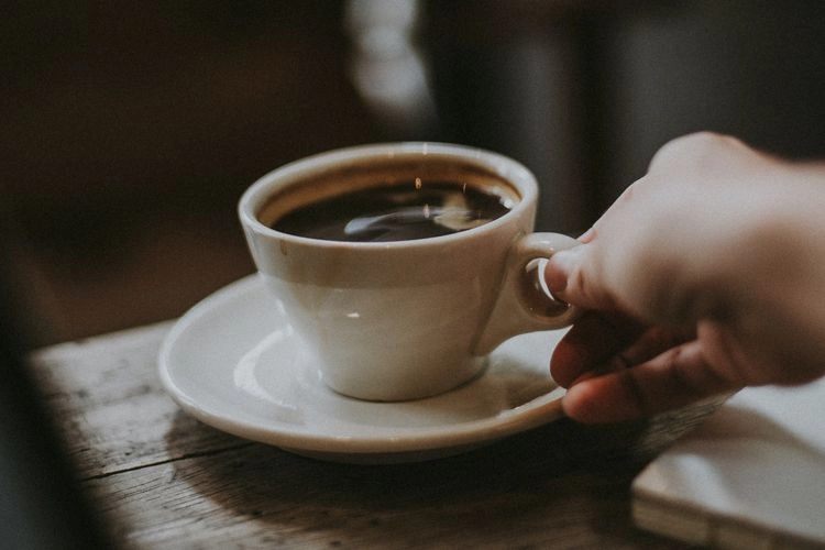 Secangkir Kopi Bisa Jadi Resep Panjang Umur Perempuan