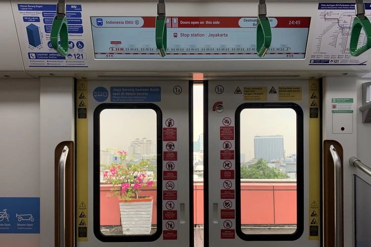 7 Fasilitas di KRL Baru, Apa Bedanya dengan Rangkaian KRL Seri Lama?