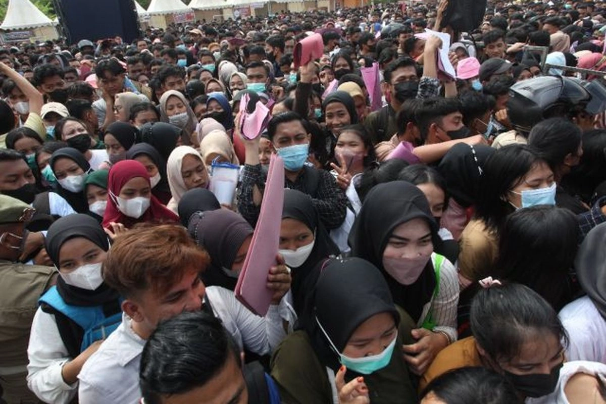 Upah, Tunjangan, dan Tuntutan Ekonomi Baru