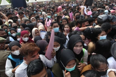 Upah, Tunjangan, dan Tuntutan Ekonomi Baru
