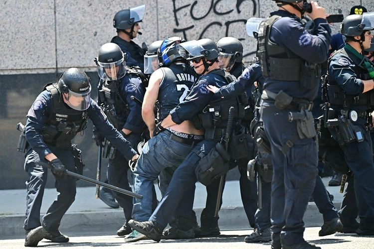 WNI di Los Angeles Diimbau Waspada Situasi Kerusuhan Demo Isu Imigrasi