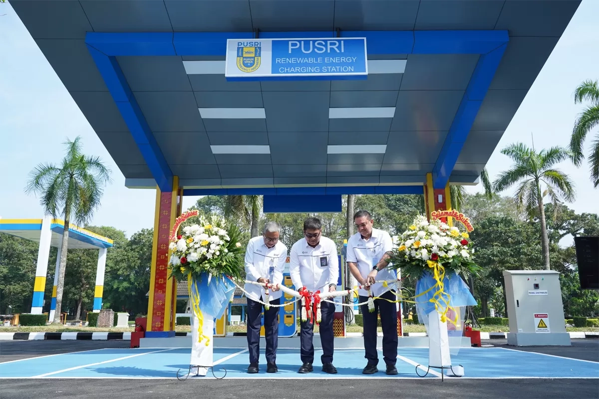 Dukung Green Energy, Stasiun Pengisian Energi Terbarukan Pusri Luncurkan