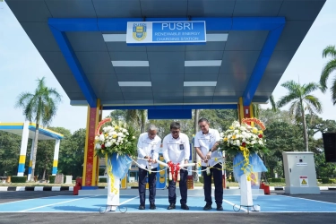 Dukung Green Energy, Stasiun Pengisian Energi Terbarukan Pusri Luncurkan
