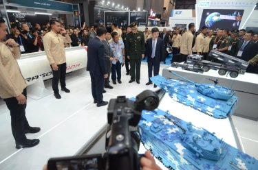 Presiden Prabowo dan Menhan Sjafrie Sjamsoeddin Saksikan Penandatanganan Kontrak Senilai Rp 33 Triliun di Ajang Indo Defence