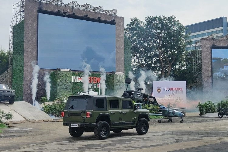 Prabowo Resmikan ''Pandu'', Rantis Listrik Buatan Pindad