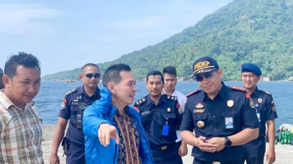 DPR Sebut Tak Cukup Cuma Cabut Izin 4 Tambang Nikel di Raja Ampat, Harus Ada Investigasi!
