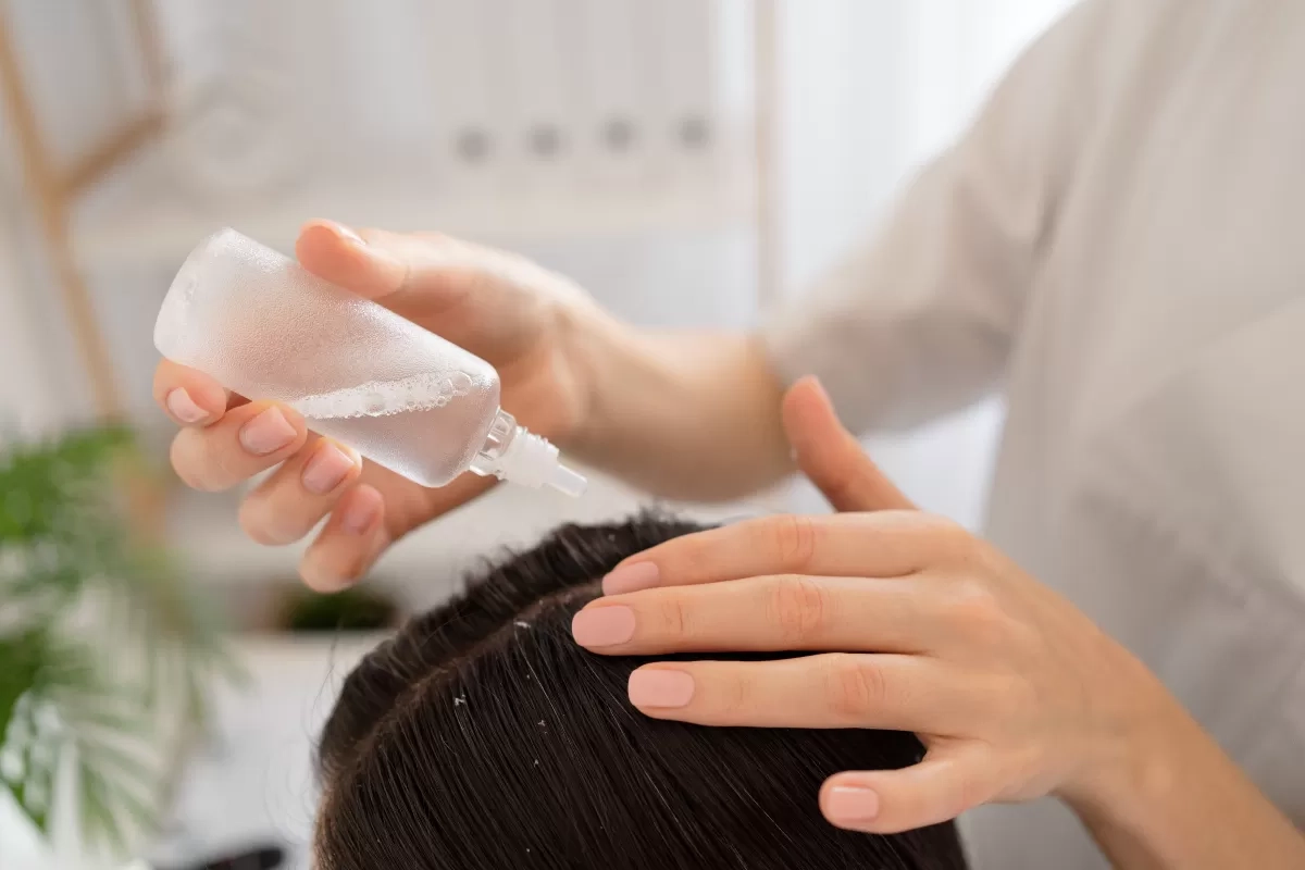 8 Tips Memakai Hair Tonic untuk Rambut Sehat, Lebat, Kuat, dan Berkilau Setiap Harinya