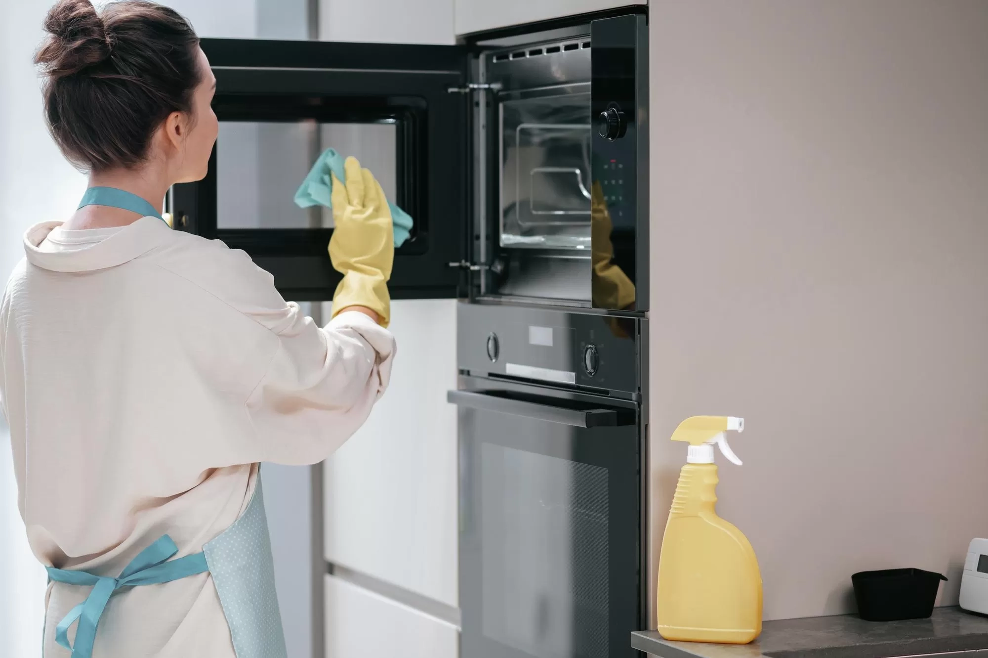 Jangan Asal Bersihkan Oven Listrik, Ini Tips dan Langkah Sederhana untuk Membersihkannya