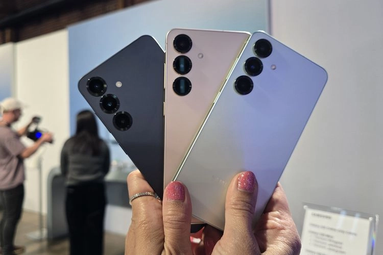 10 Smartphone ''Compact'' pada 2025, Bodi Ringkas Enak Masuk Kantong
