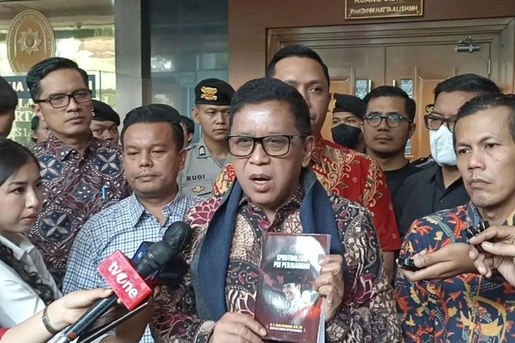 Dicecar Pengacara, Ahli Bahasa Klarifikasi Sosok ''Bapak'' di Telepon Harun Masiku Bukan Hasto