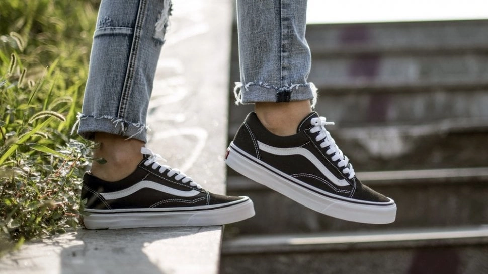 5 Rekomendasi Sepatu Lokal Mirip Vans, Mulai Rp100 Ribuan!