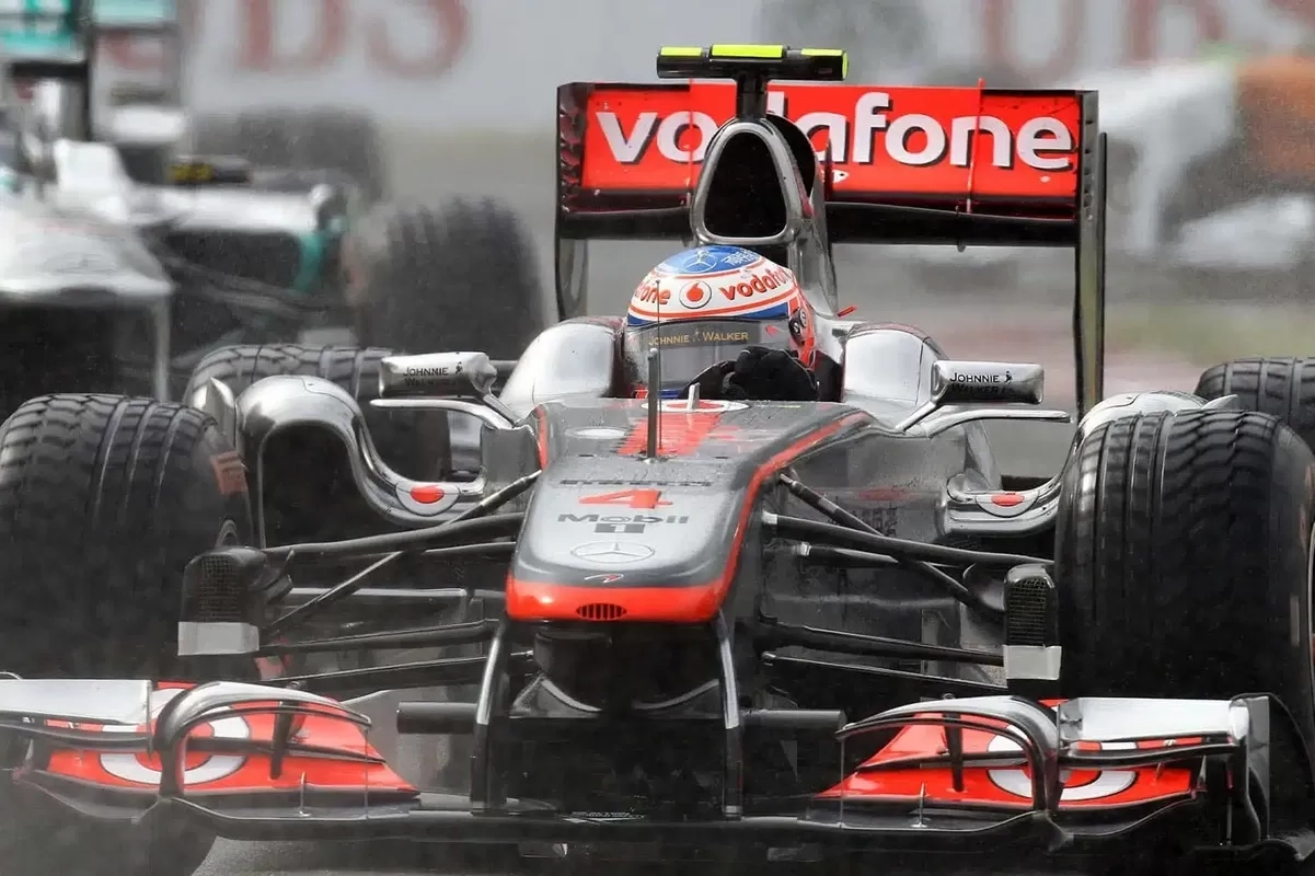 Balapan Terlama dalam Sejarah Formula 1 Dimenangkan oleh Jenson Button