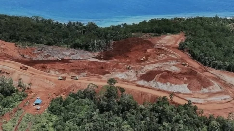 Ferry Irwandi Kasih Bukti Tambang Nikel Tak Lebih Menguntungkan dari Wisata Raja Ampat