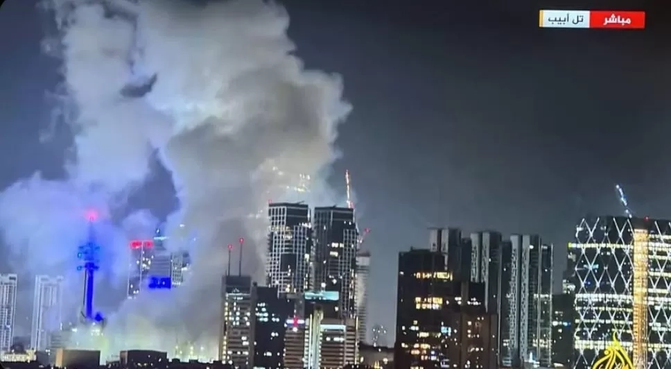 Iran Hujani Israel dengan Rudal Balistik, Iron Dome Gagal Menepis, Puluhan Warga Terluka