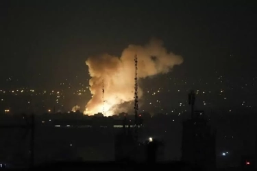Iran Melawan, Hujan Rudal Menghantam Israel pada Sabtu Dini Hari, Langit Malam Berubah Merah!