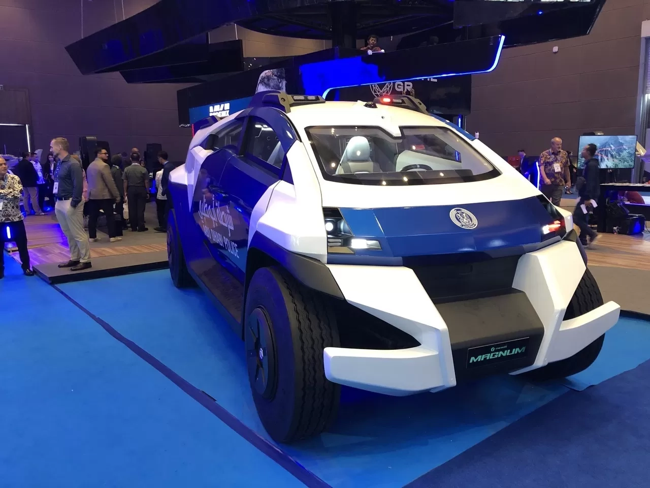 Kadivhubinter Hingga Kakor Sabhara Polri Jajal Mobil Patroli Kepolisian Abu Dhabi yang Mejeng di Indo Defence