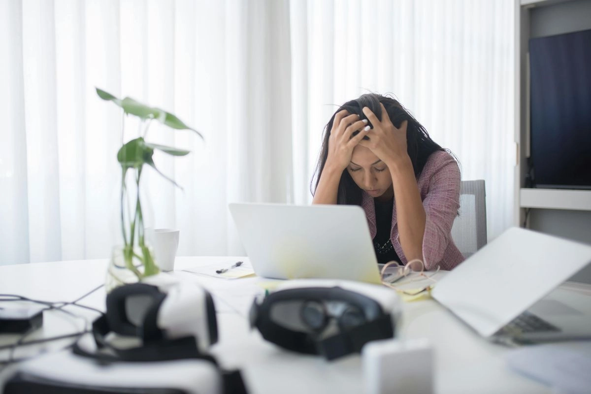 3 Tips Mengatasi Burnout Akibat Lingkungan Kerja, Tentukan Batasan