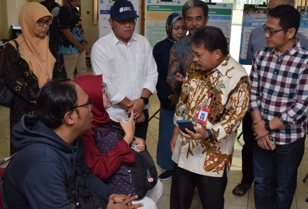 Cegah Jual-Beli Kursi SPMB 2025, Sekolah Wajib Umumkan Proses Seleksi