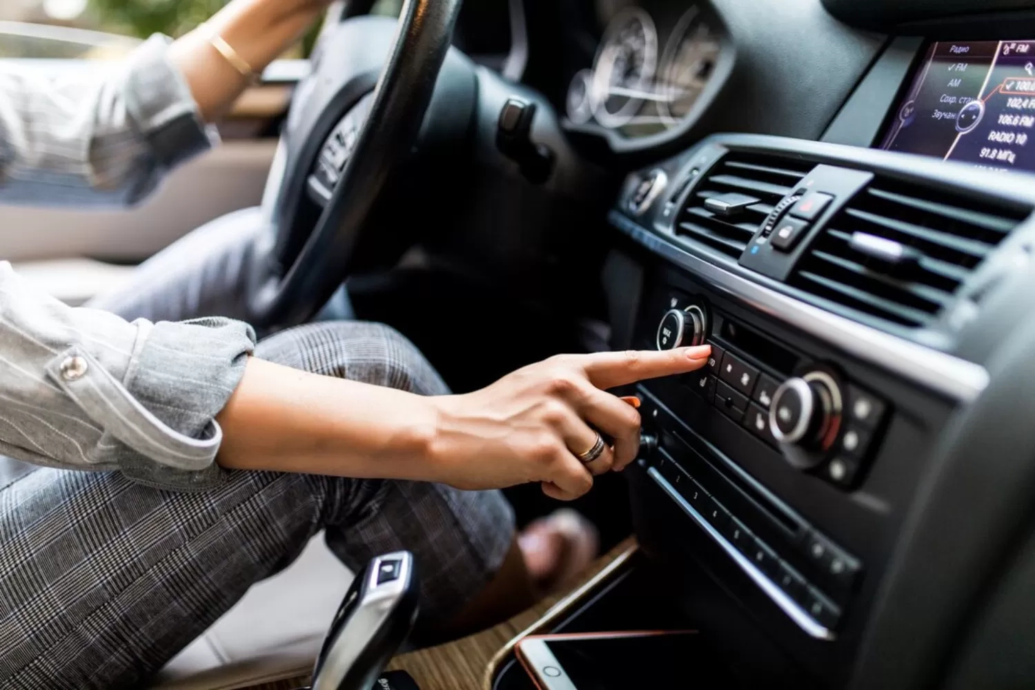 Fitur Mobil Ini Penting untuk Jaga Keselamatan Anak Saat Berkendara, dari ISOFIX hingga Sistem Rem ABS