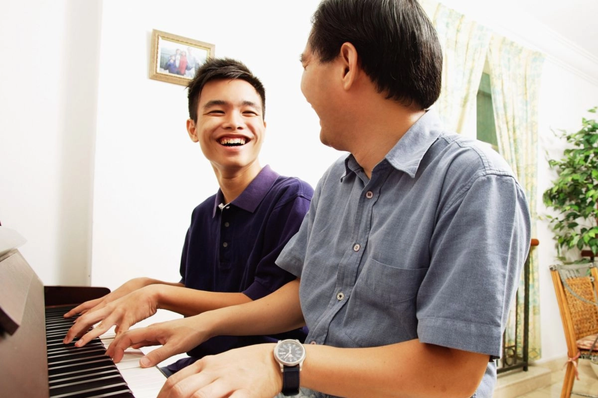 10 Kado Hari Ayah untuk 60 Tahun ke Atas, Penuh Makna dan Fungsional