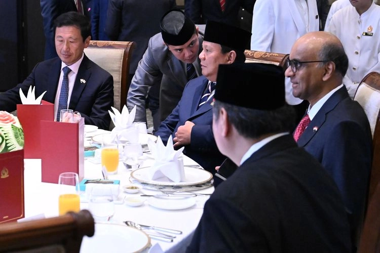 Akhiri Rangkaian Pertemuan, Prabowo dan Presiden Singapura Makan Siang Bersama