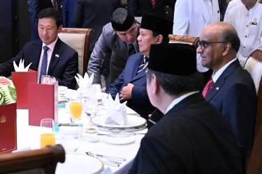 Akhiri Rangkaian Pertemuan, Prabowo dan Presiden Singapura Makan Siang Bersama